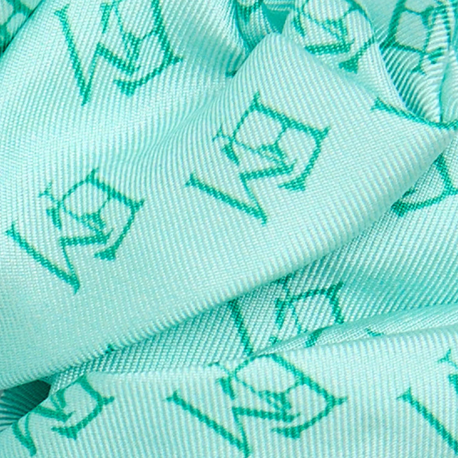 LIGHT GREEN SILK SCRUNCHIE - Image 3