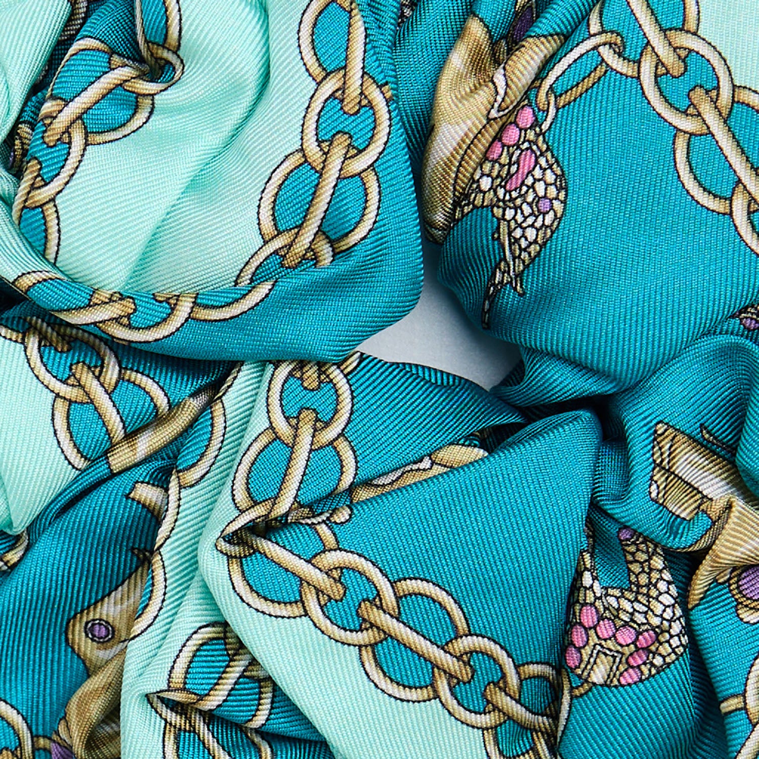 LIGHT BLUE SILK SCRUNCHIE - Image 3