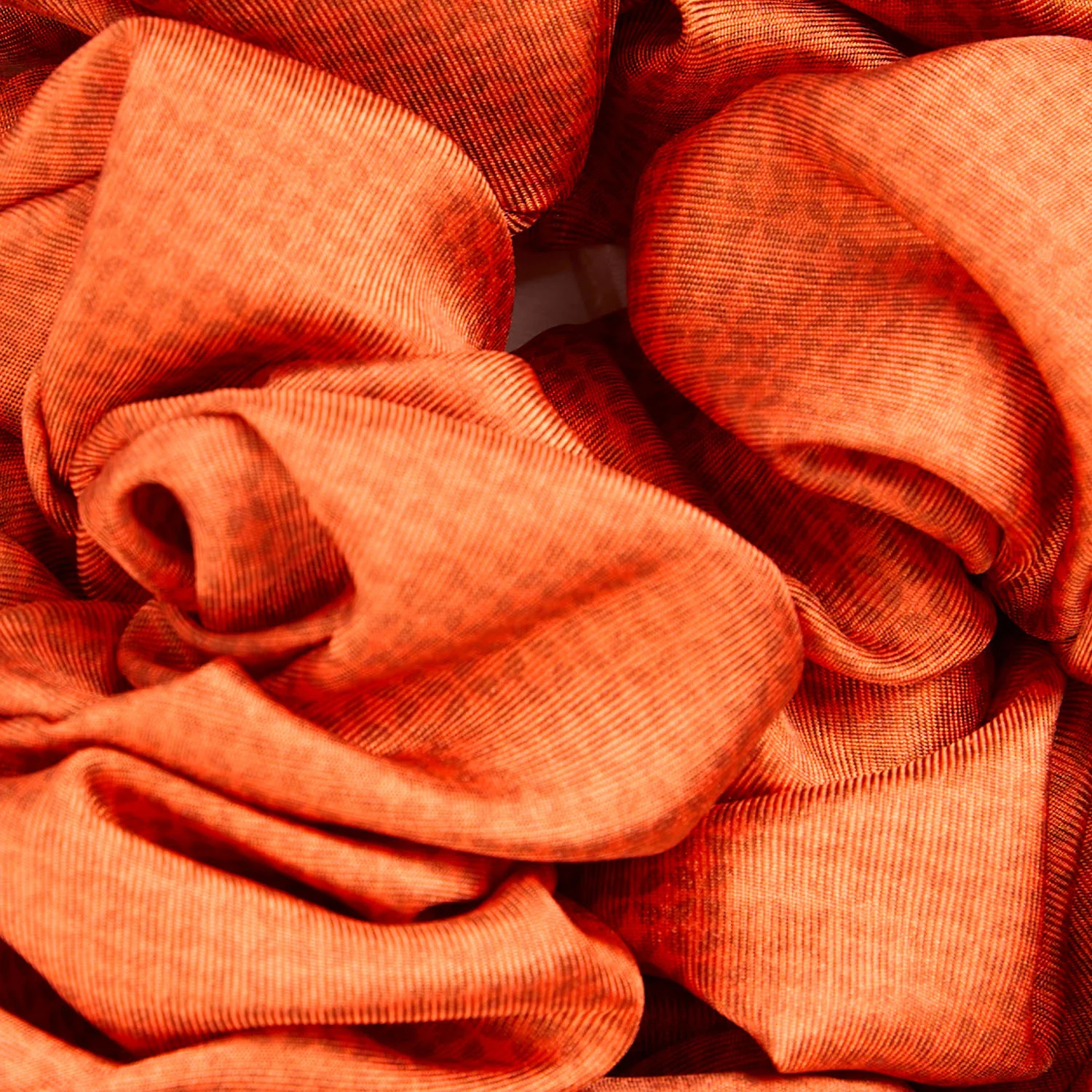 ORANGE SILK SCRUNCHIE - Image 3