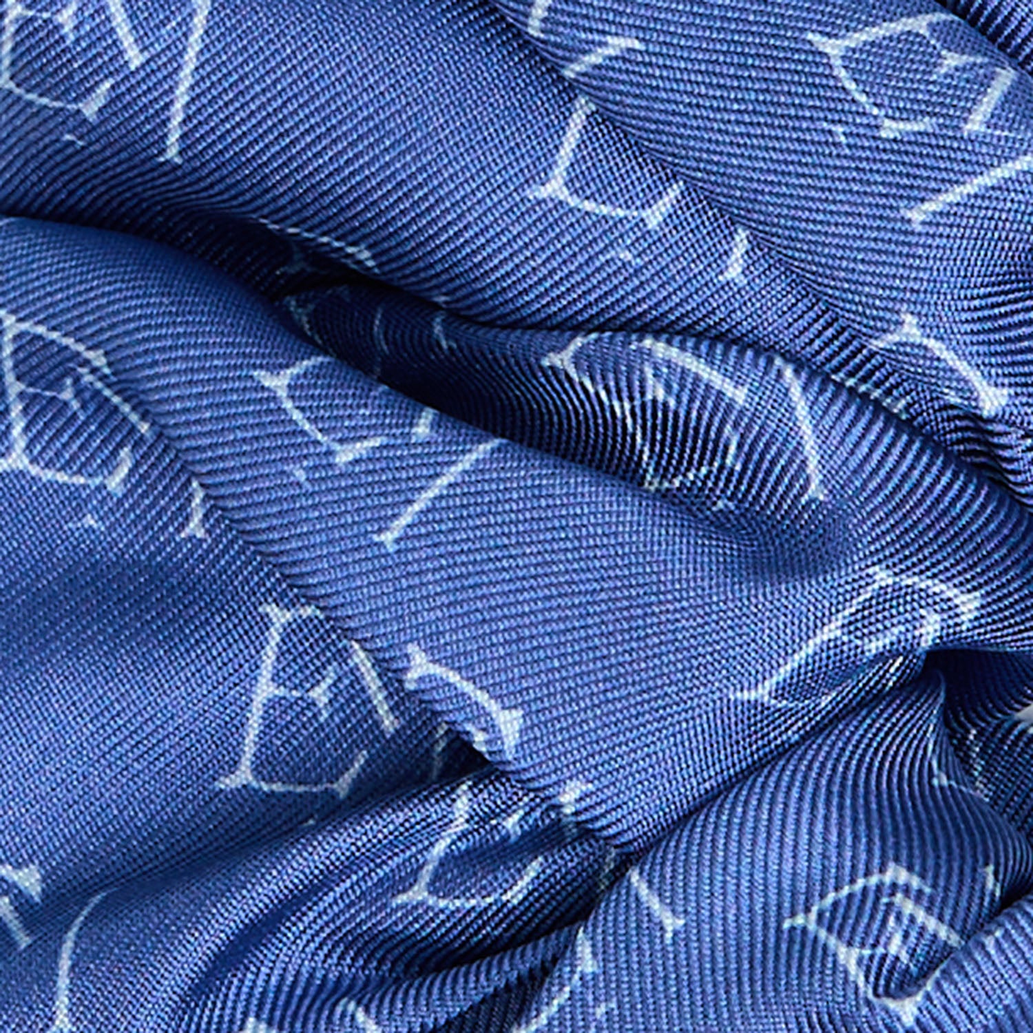 BLUE SILK SCRUNCHIE - Image 3